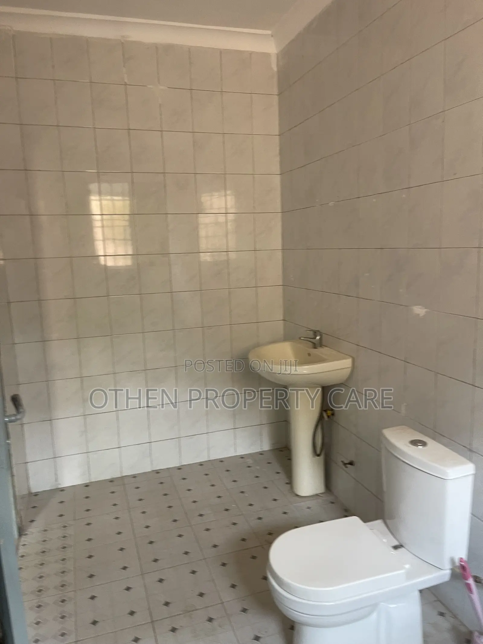 2bdrm Apartment in Othen Property Care, Mile 7 for rent