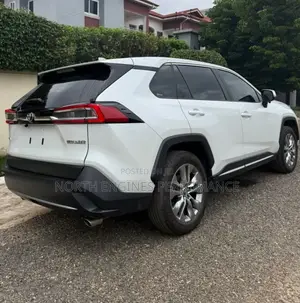 Toyota RAV4 2024 White