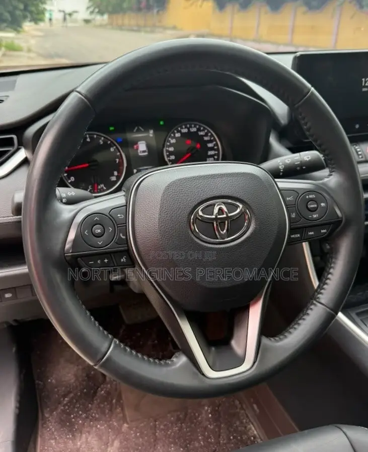 Toyota RAV4 2024 White