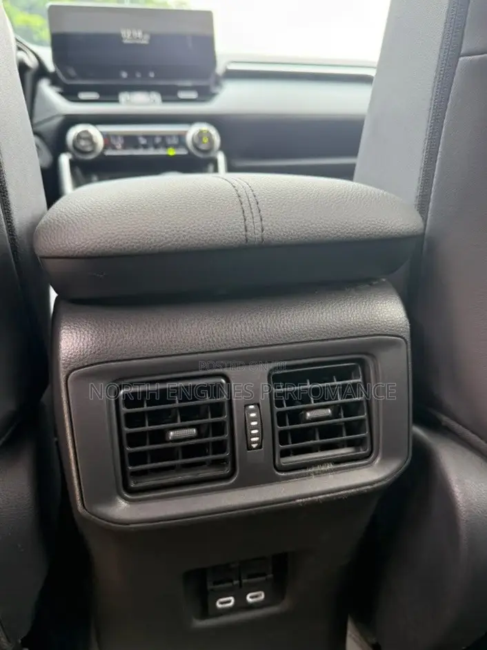 Toyota RAV4 2024 White