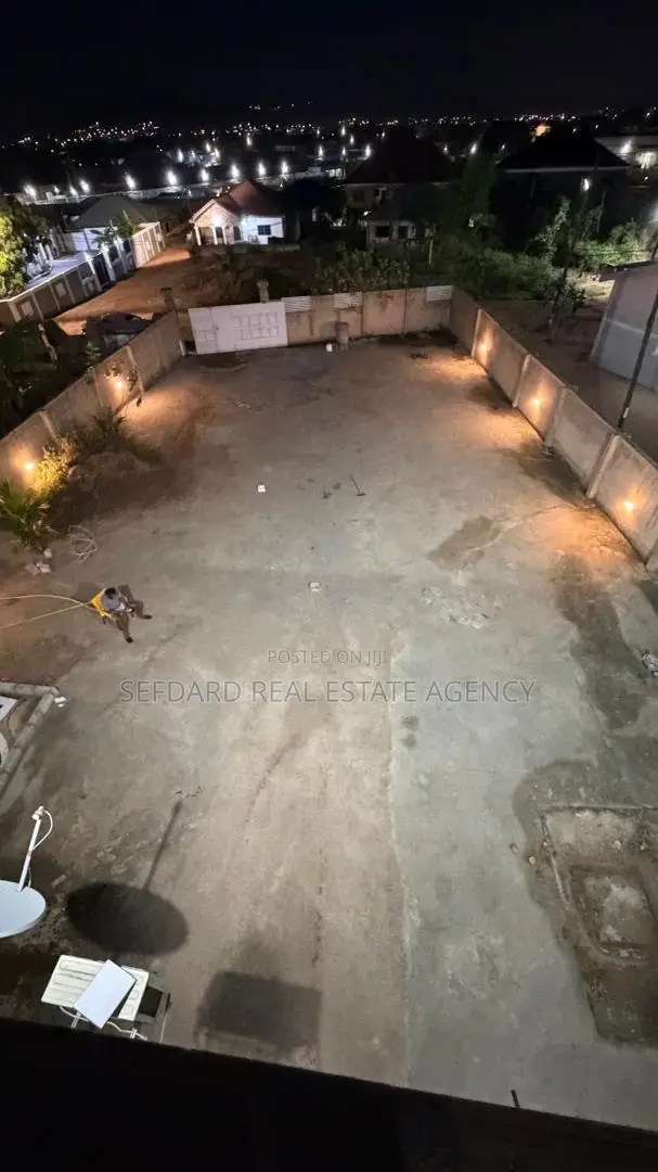 Furnished 6bdrm House in Sefdard Properties, Amasaman for sale