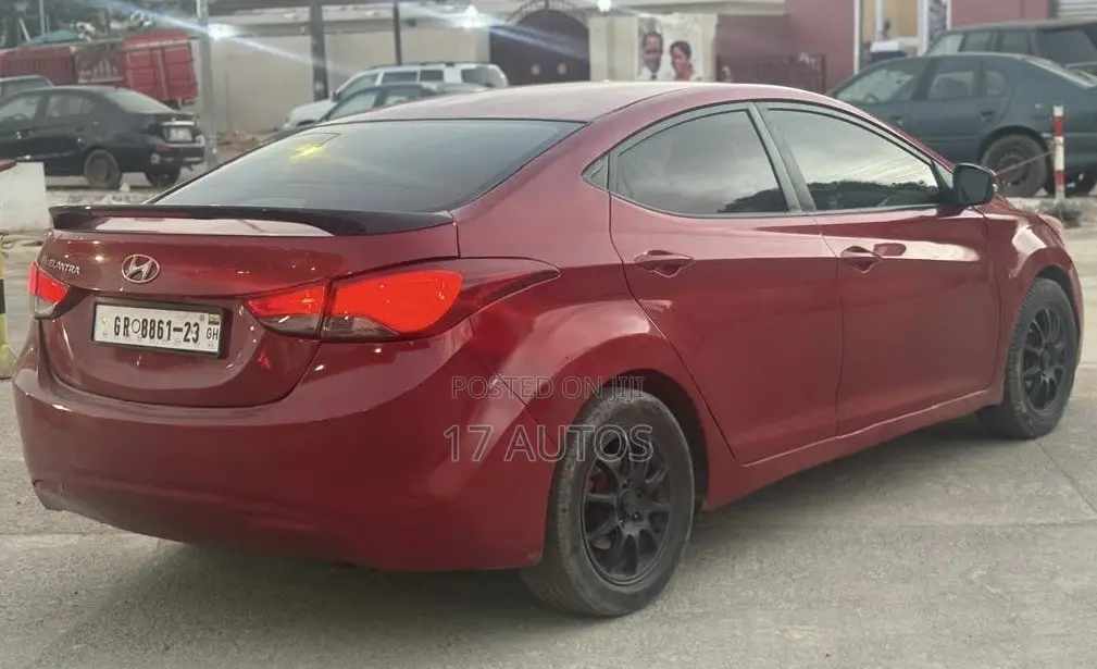 Hyundai Elantra GLS Sedan FWD (1.8L 4cyl 6A) 2013 Red