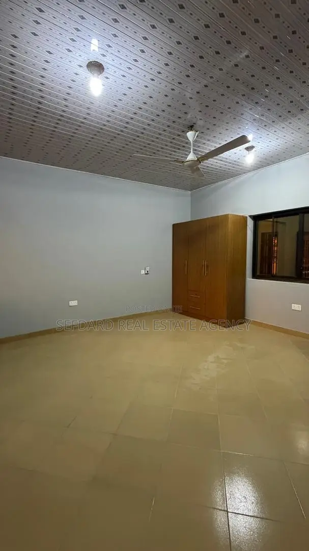3bdrm House in Sefdard Properties, Amasaman for sale