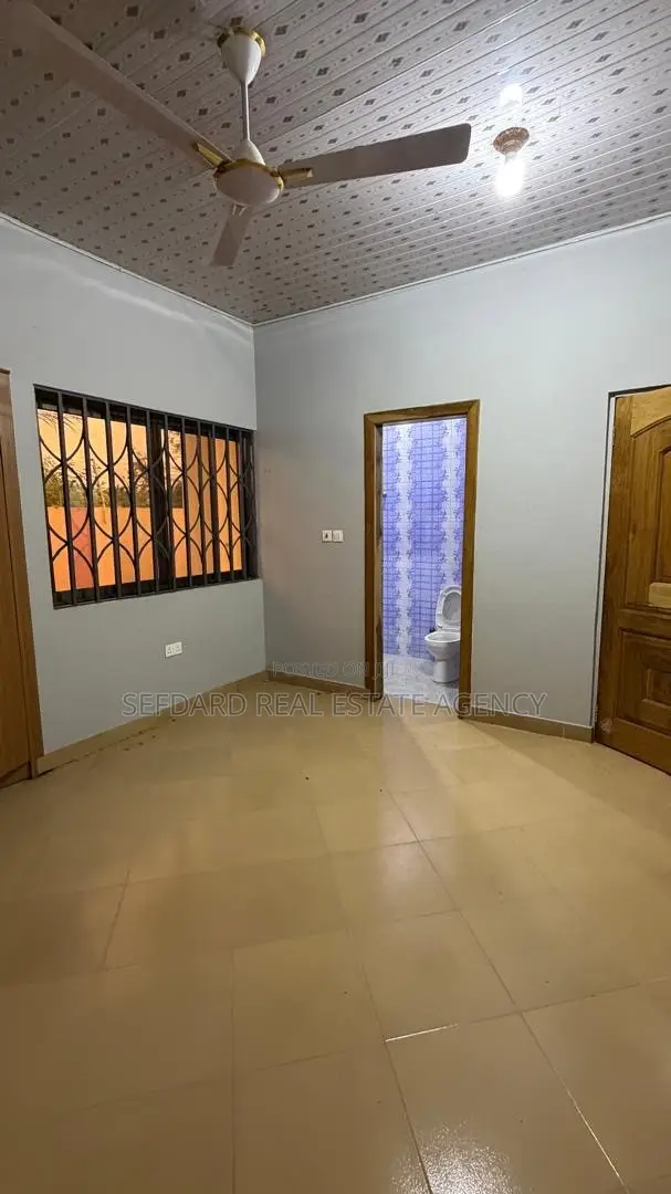 3bdrm House in Sefdard Properties, Amasaman for sale