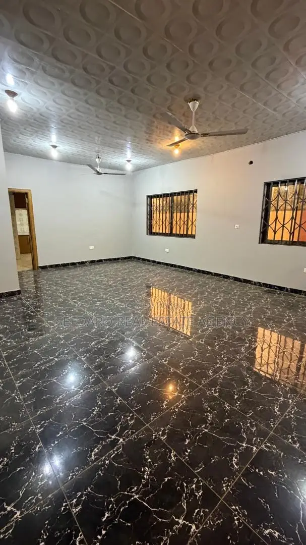 3bdrm House in Sefdard Properties, Amasaman for sale