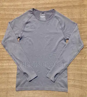 Long-Sleeve Workout Compression Shirt With Thumbholes – Fitness Top