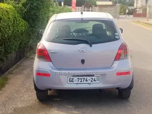 Toyota Vitz 2010 Gray