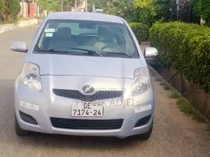 Toyota Vitz 2010 Gray