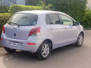Toyota Vitz 2010 Gray