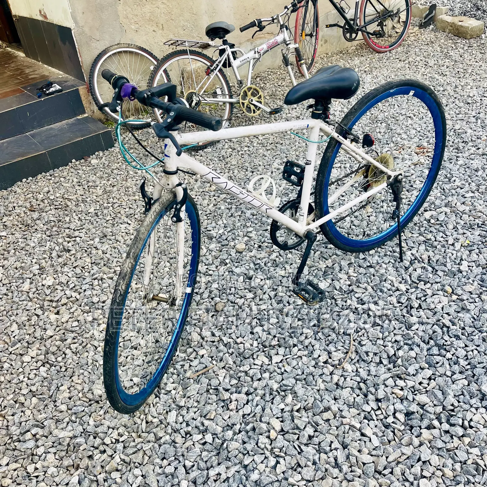 Hybrid / Urban Commuter Bicycle