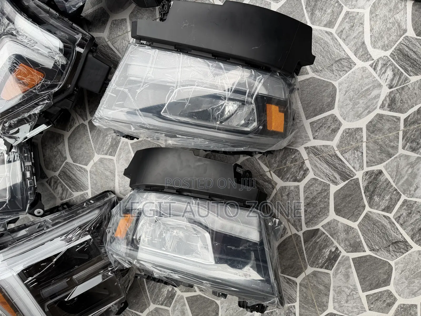 Dodge Ram 2020,2021,2019,2018,2022, Headlight Available