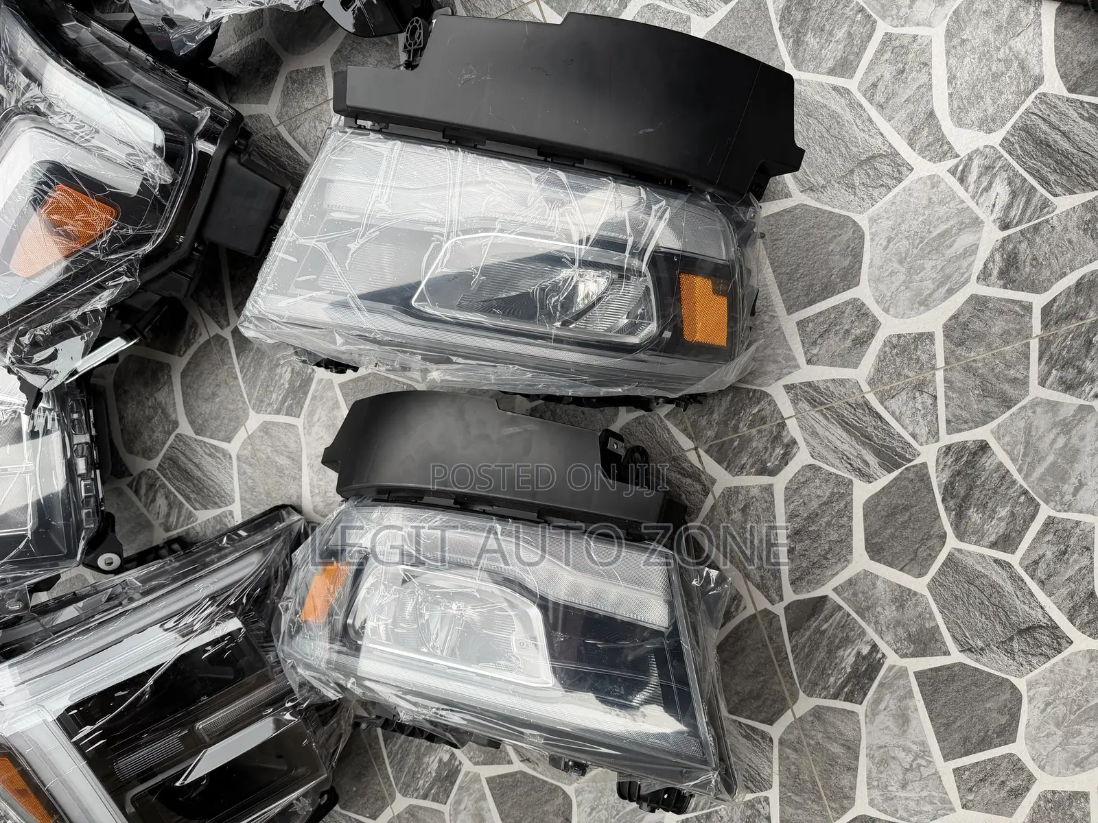 Dodge Ram 2020,2021,2019,2018,2022, Headlight Available
