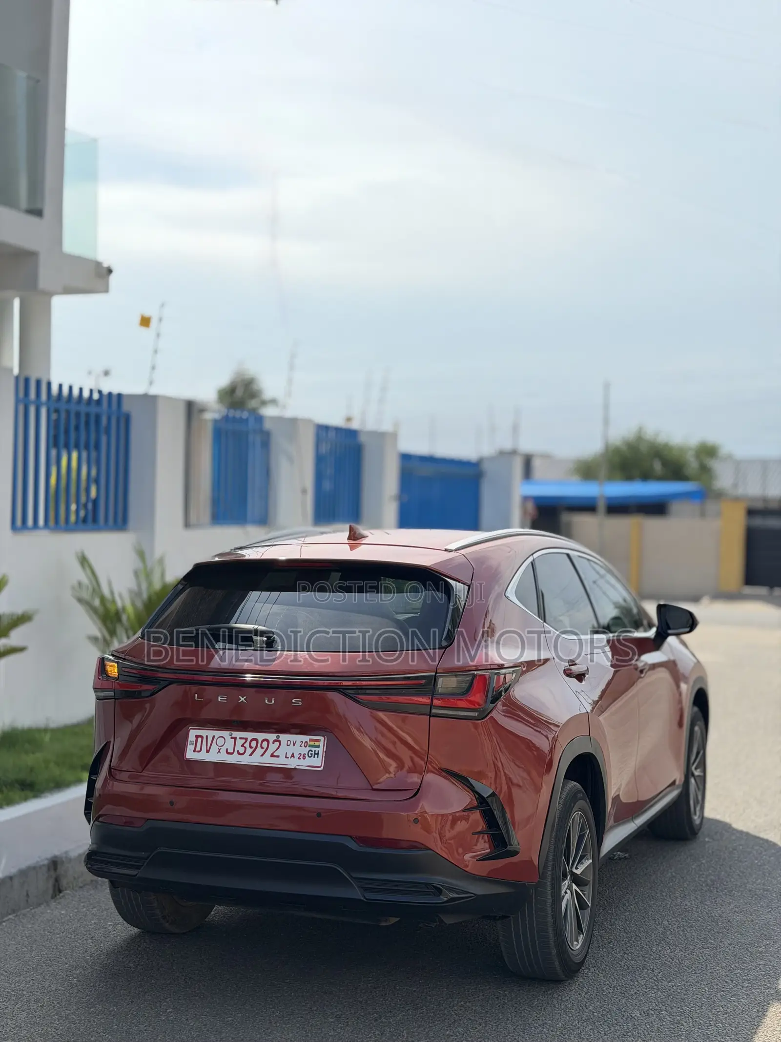 Lexus NX 250 2023 Orange