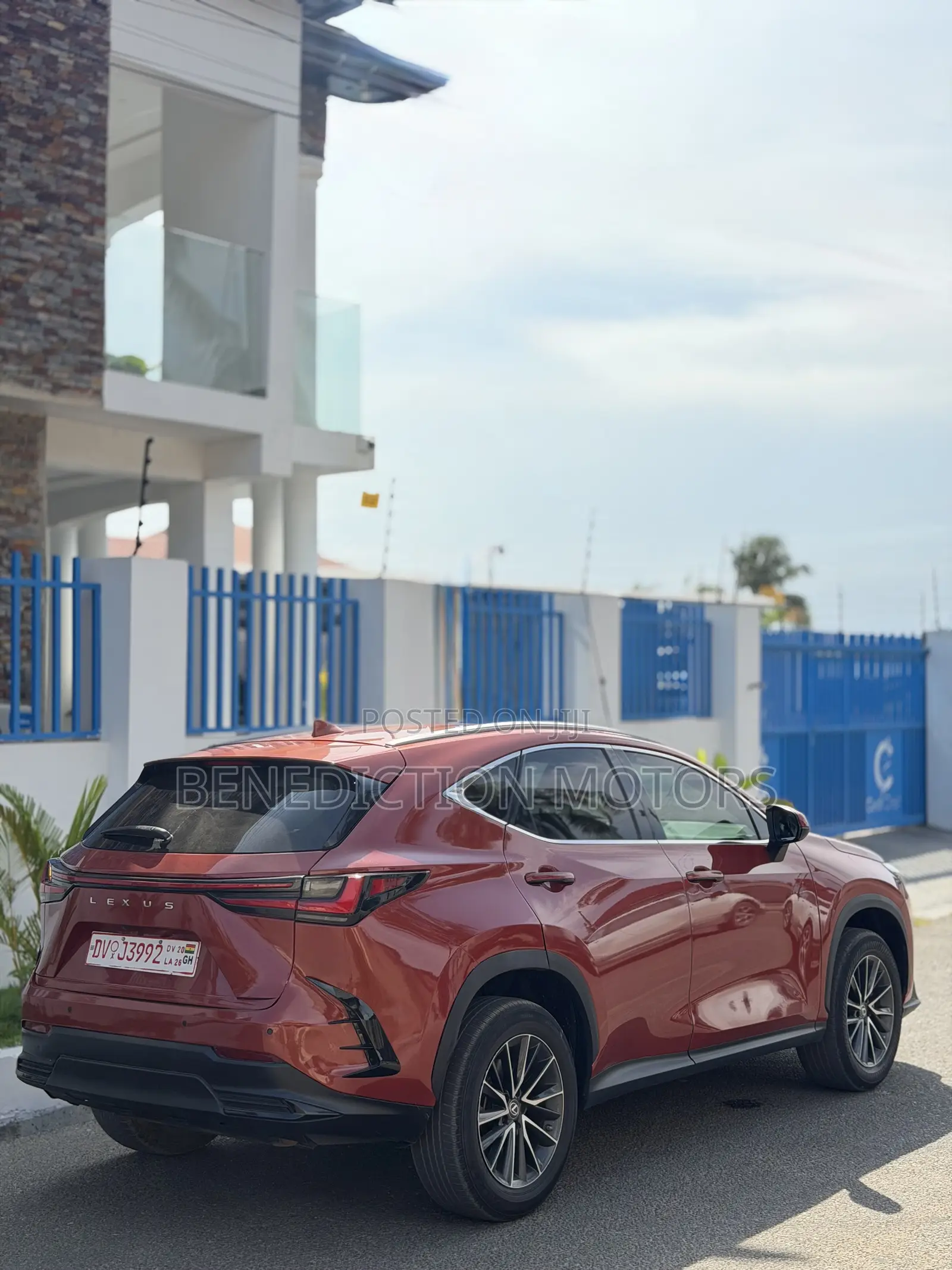 Lexus NX 250 2023 Orange