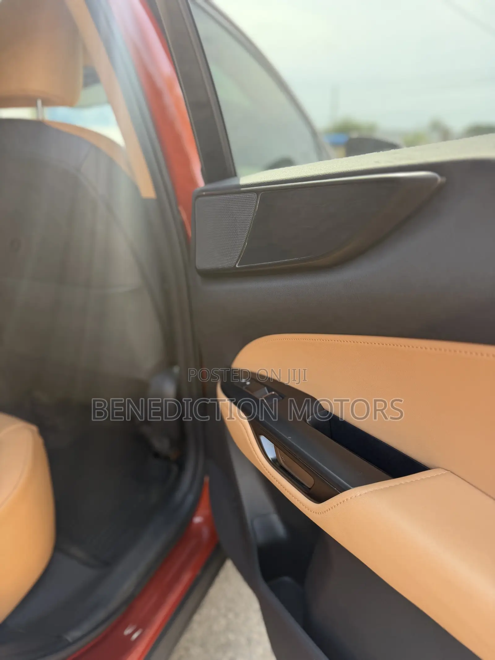 Lexus NX 250 2023 Orange