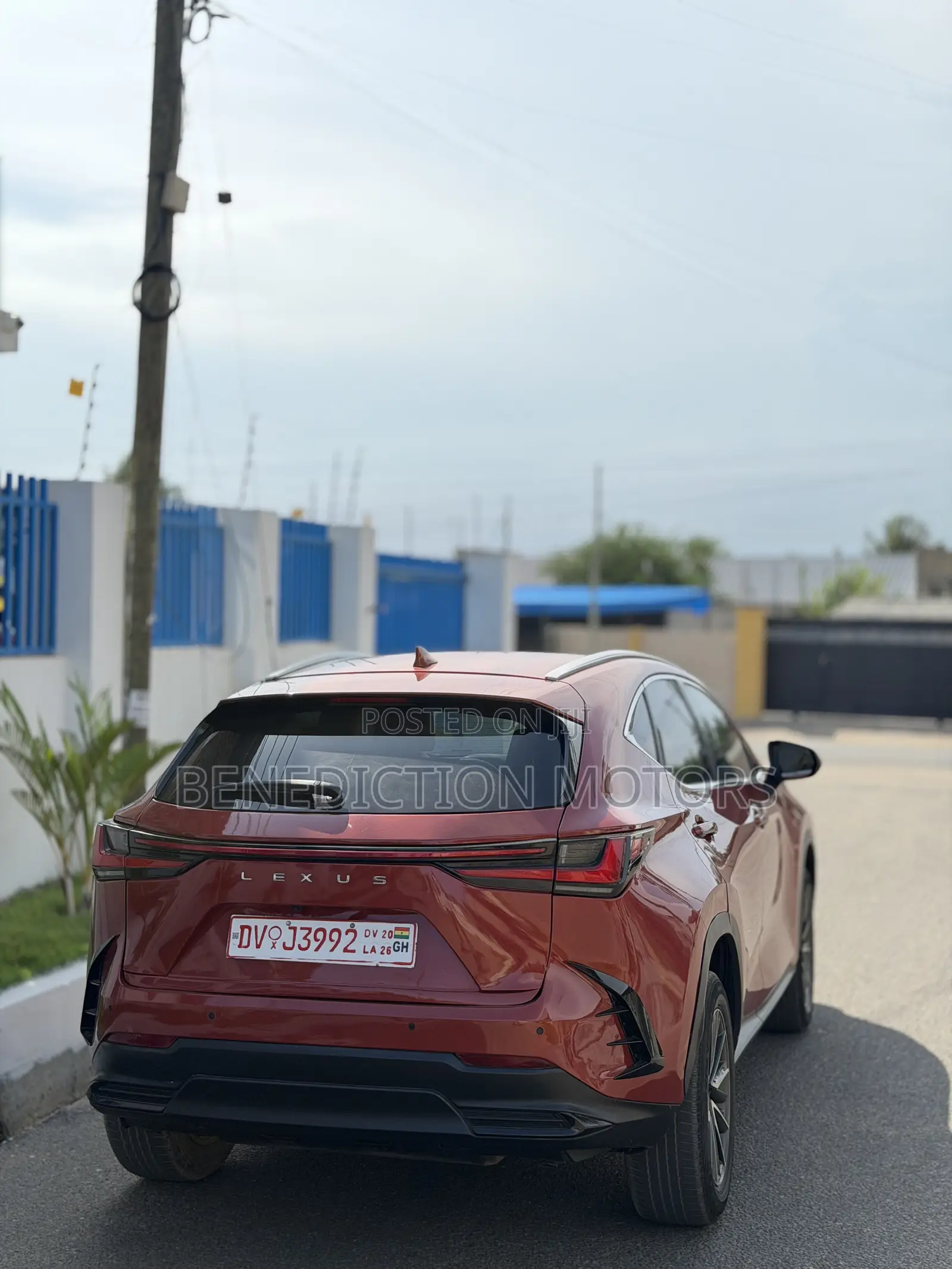 Lexus NX 250 2023 Orange