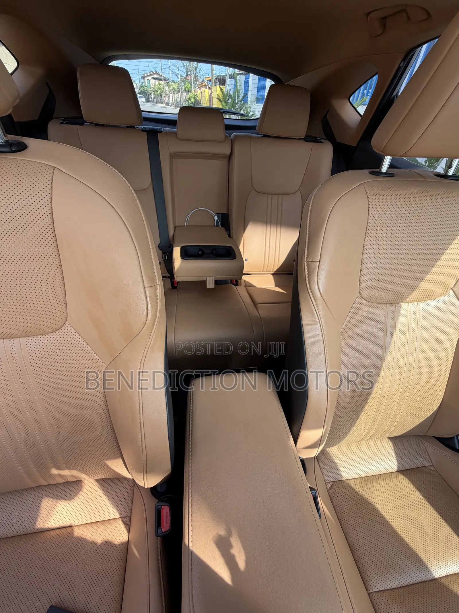 Lexus NX 250 2023 Orange