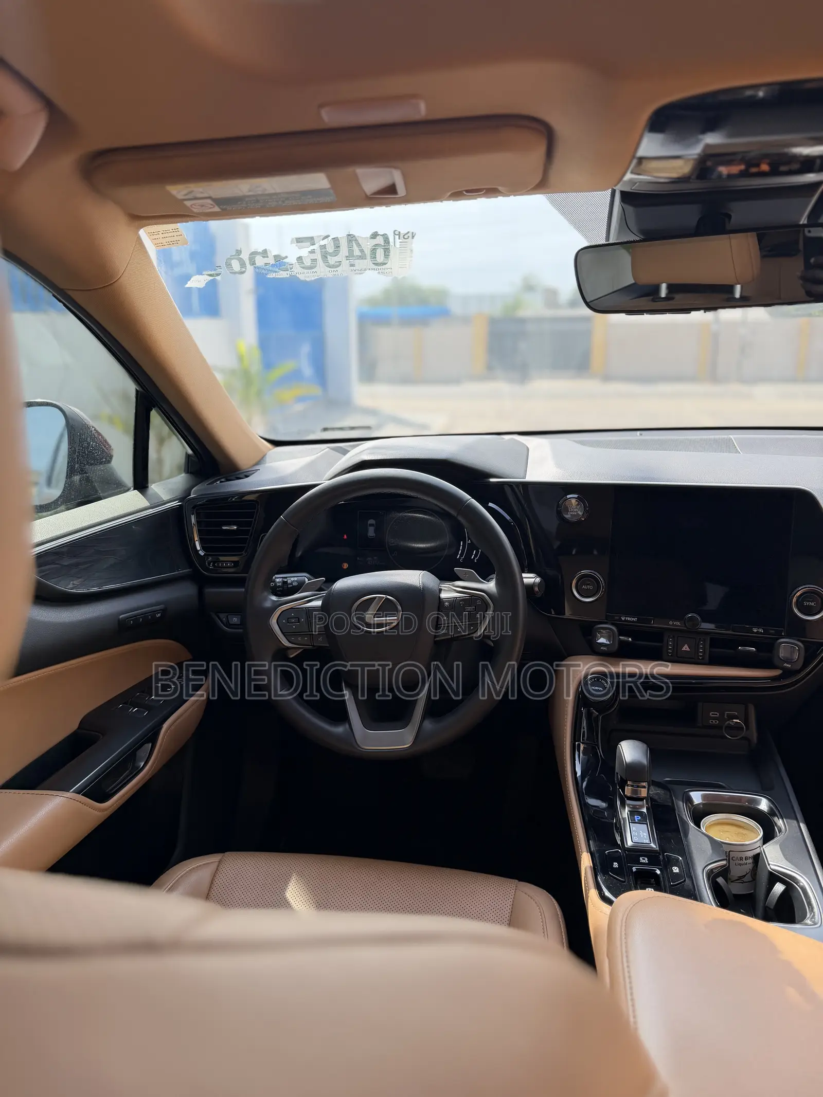Lexus NX 250 2023 Orange