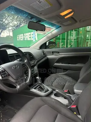 Hyundai Elantra Limited Sedan FWD (2.0L 4cyl 6A) 2017 Red