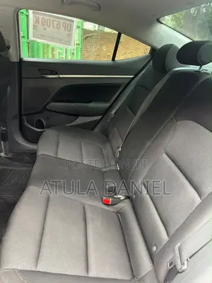 Hyundai Elantra Limited Sedan FWD (2.0L 4cyl 6A) 2017 Red
