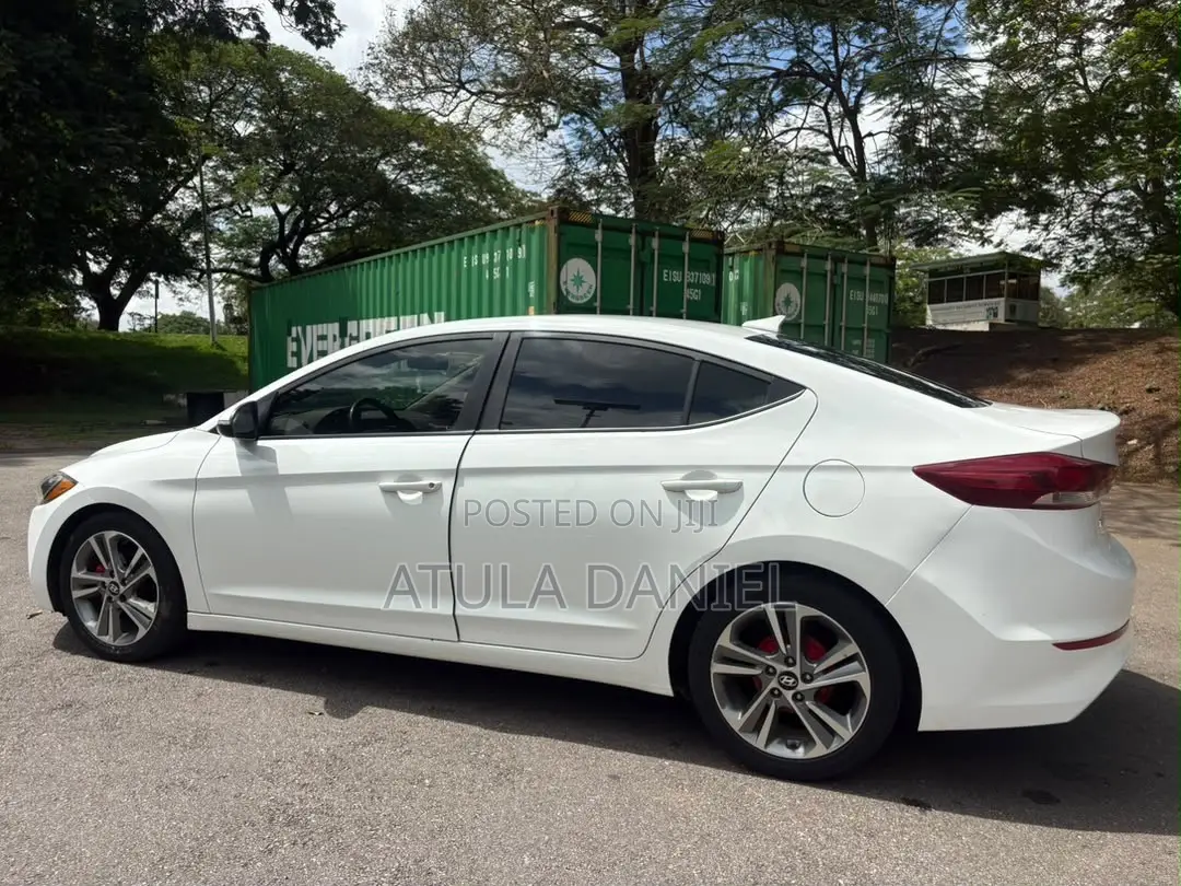 Hyundai Elantra Limited Sedan FWD (2.0L 4cyl 6A) 2017 Red
