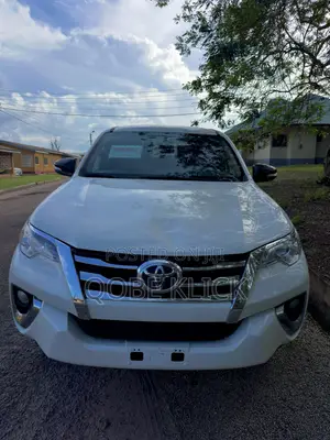 Toyota Fortuner 2019 White