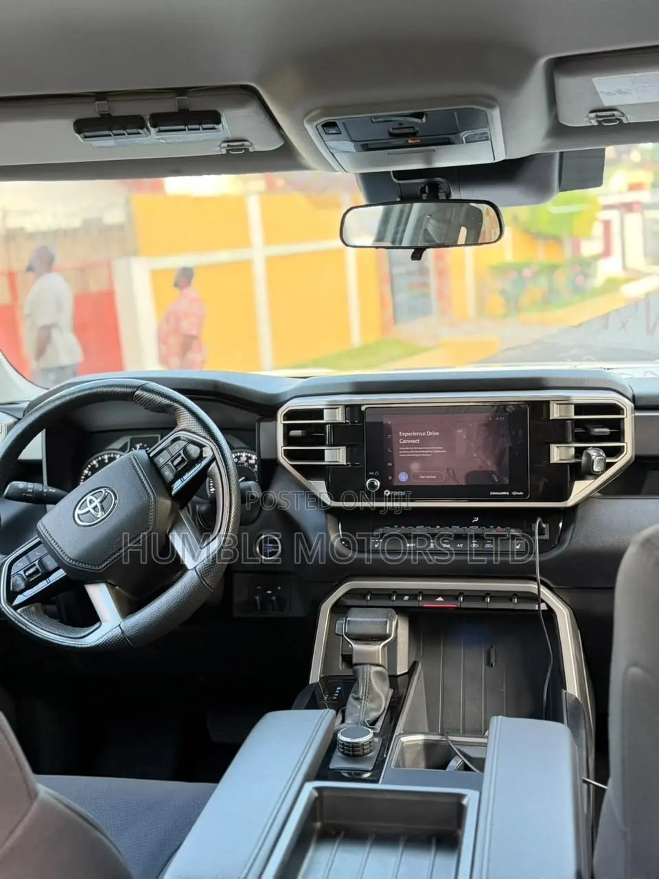 Toyota Tundra 2023 White