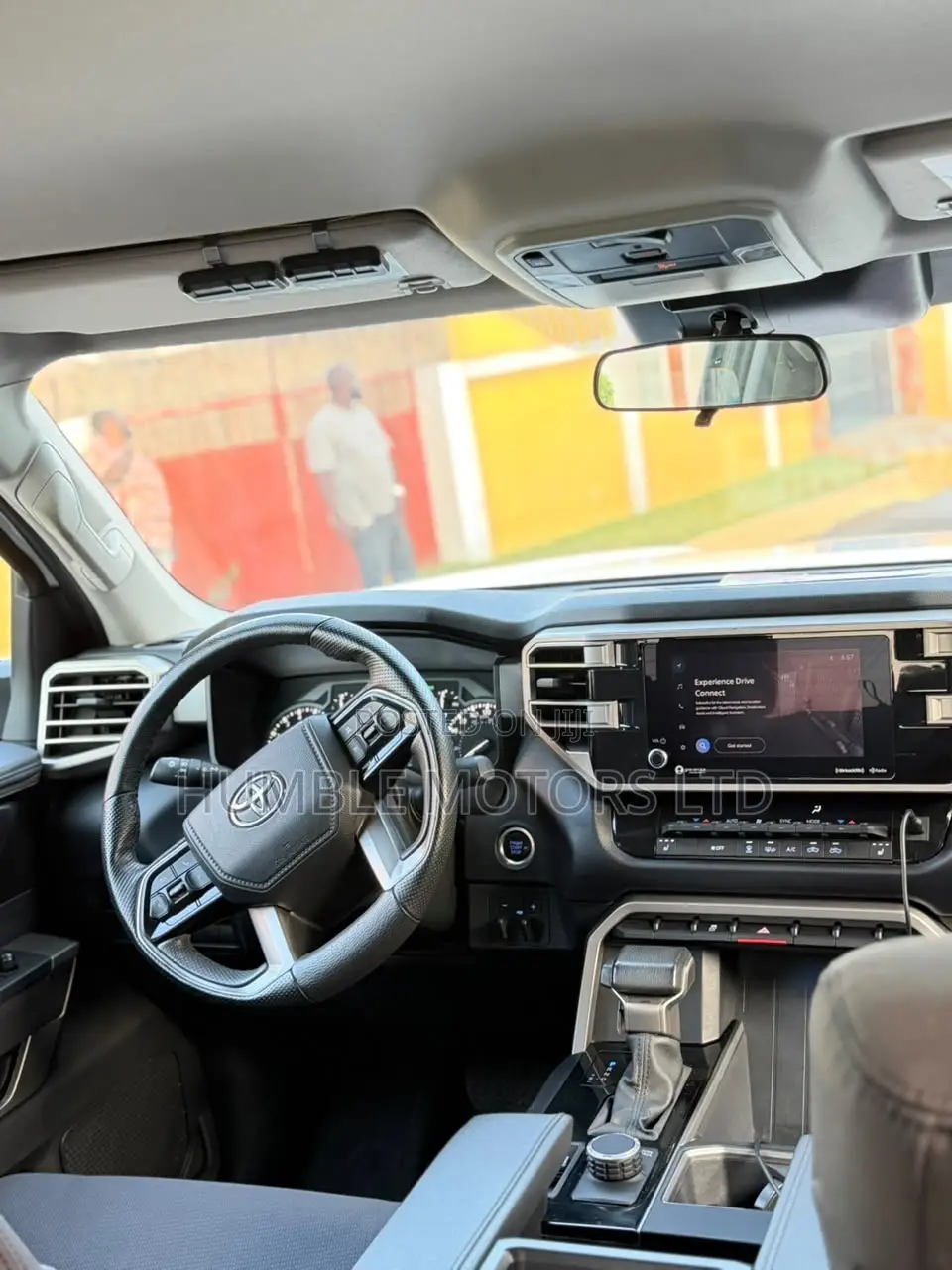 Toyota Tundra 2023 White