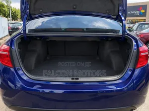 Toyota Corolla SE (1.8L 4cyl 2A) 2018 Blue