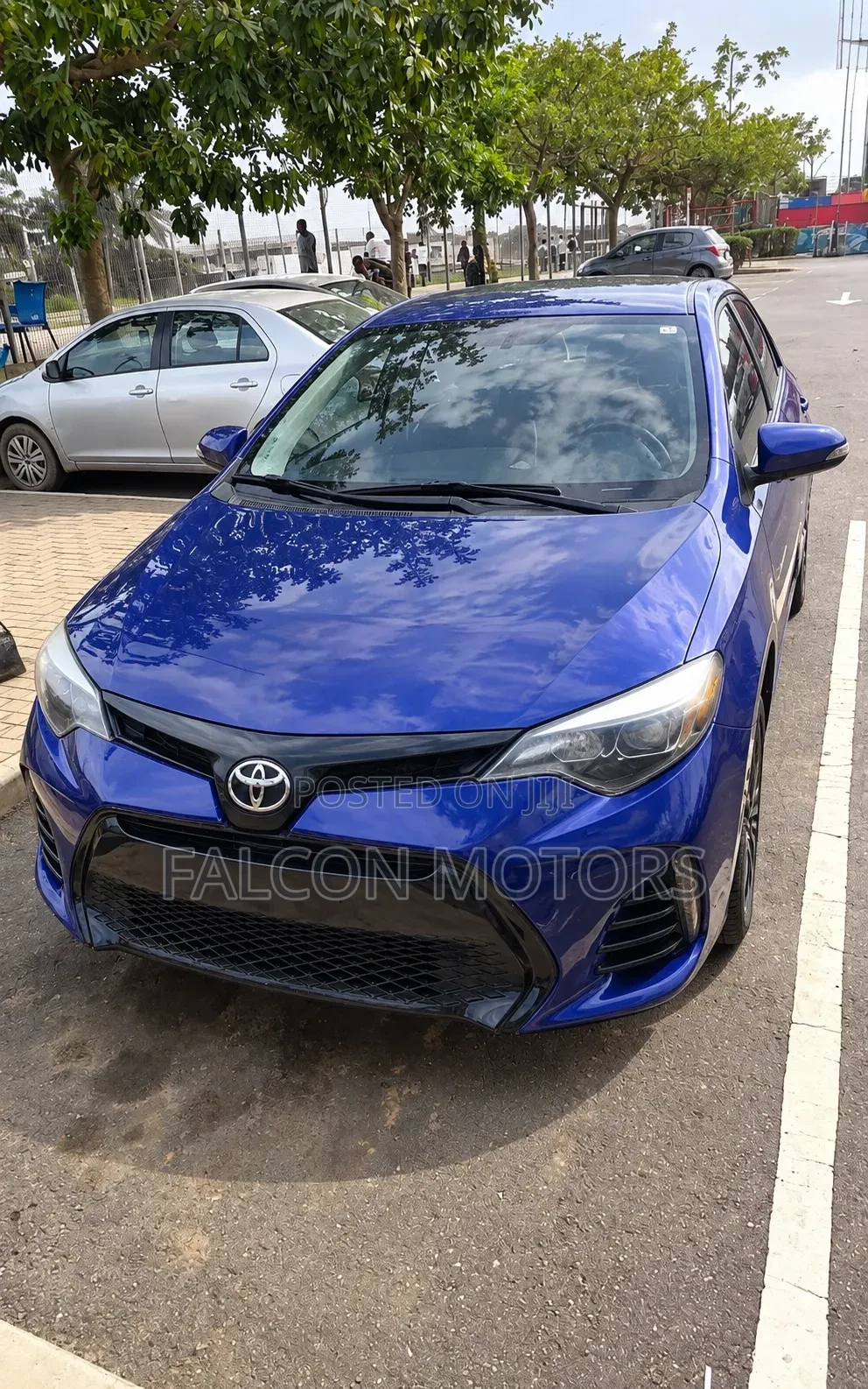 Toyota Corolla SE (1.8L 4cyl 2A) 2018 Blue
