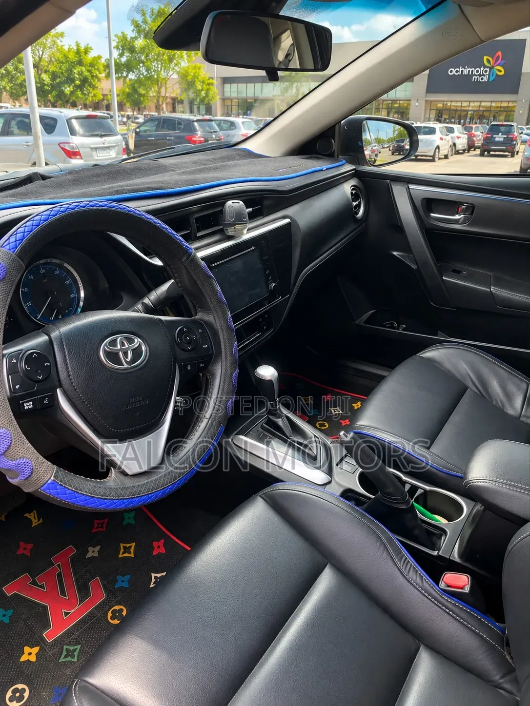 Toyota Corolla SE (1.8L 4cyl 2A) 2018 Blue