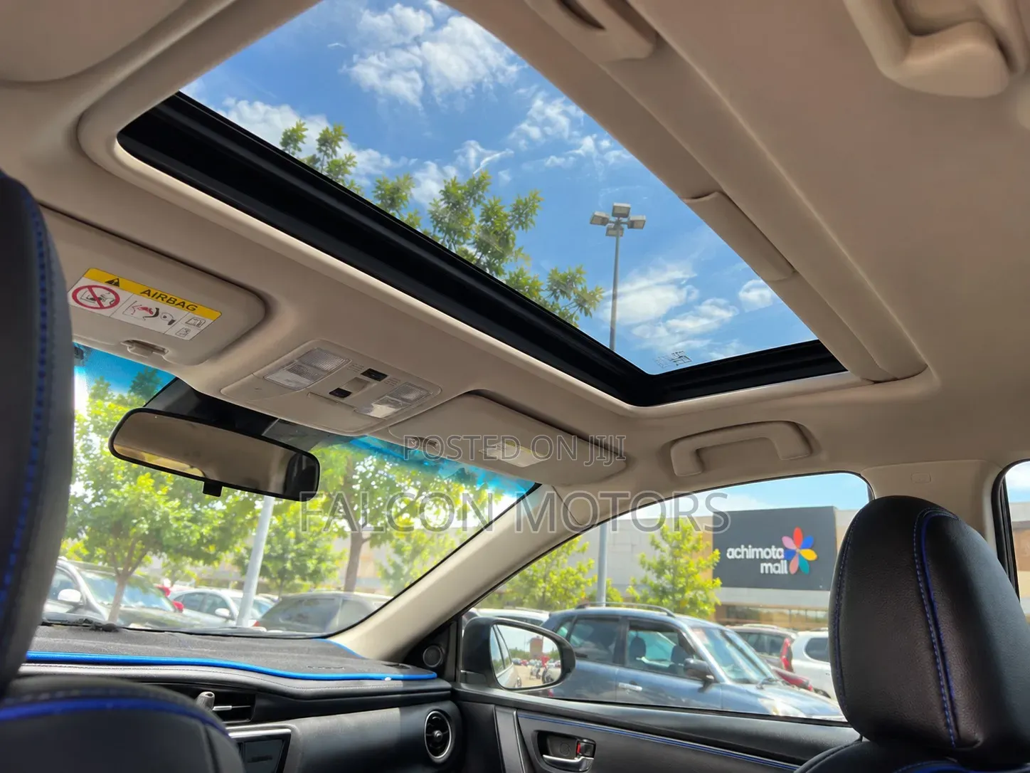 Toyota Corolla SE (1.8L 4cyl 2A) 2018 Blue