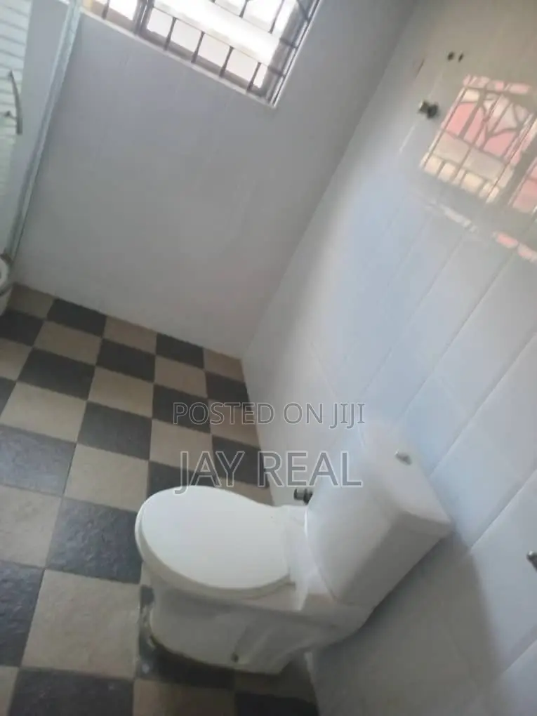 3bdrm Apartment in Jay Real Estate., Kasoa for rent
