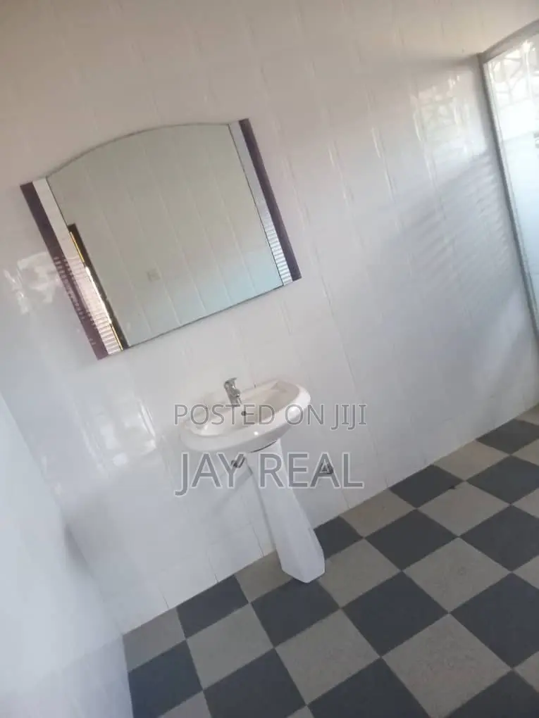 3bdrm Apartment in Jay Real Estate., Kasoa for rent