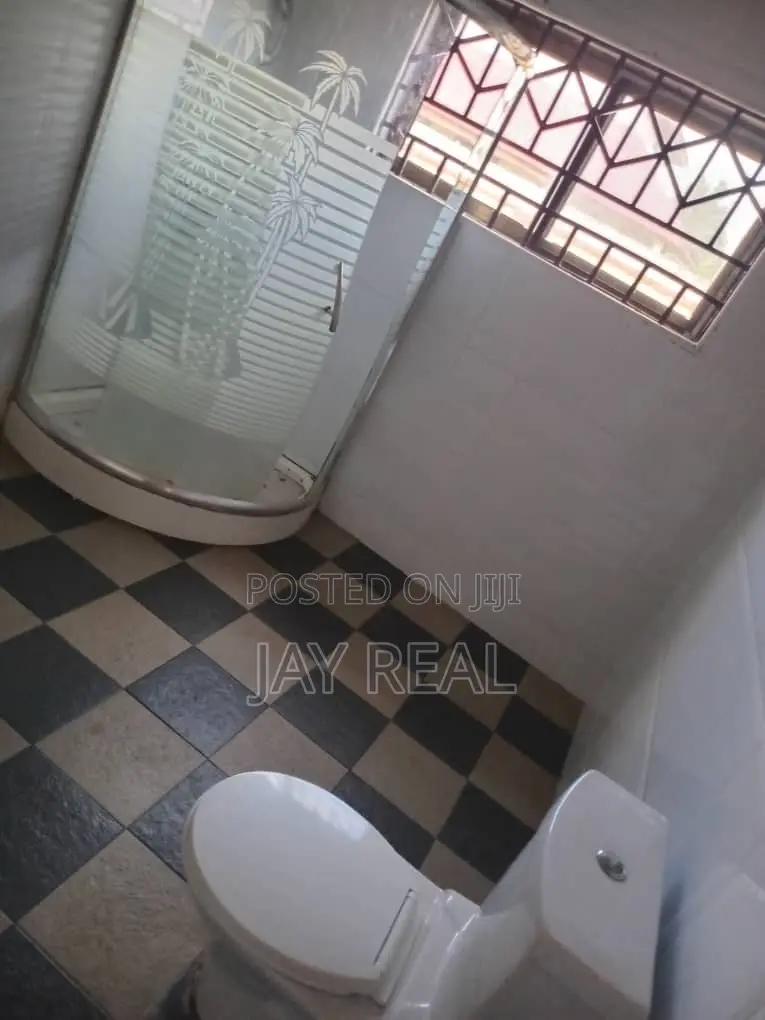 3bdrm Apartment in Jay Real Estate., Kasoa for rent