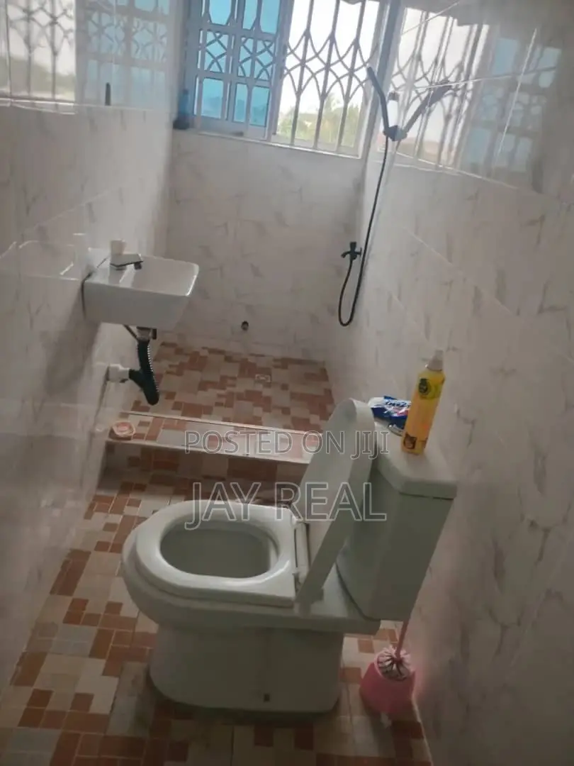 3bdrm Apartment in Jay Real Estate., Kasoa for rent