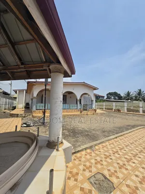 4bdrm House in Baatsona Spintex for sale