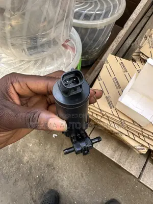 Honda CRV Wiper Wash /Water Tank Motor 2017 2018 2019 2020 2021 2022