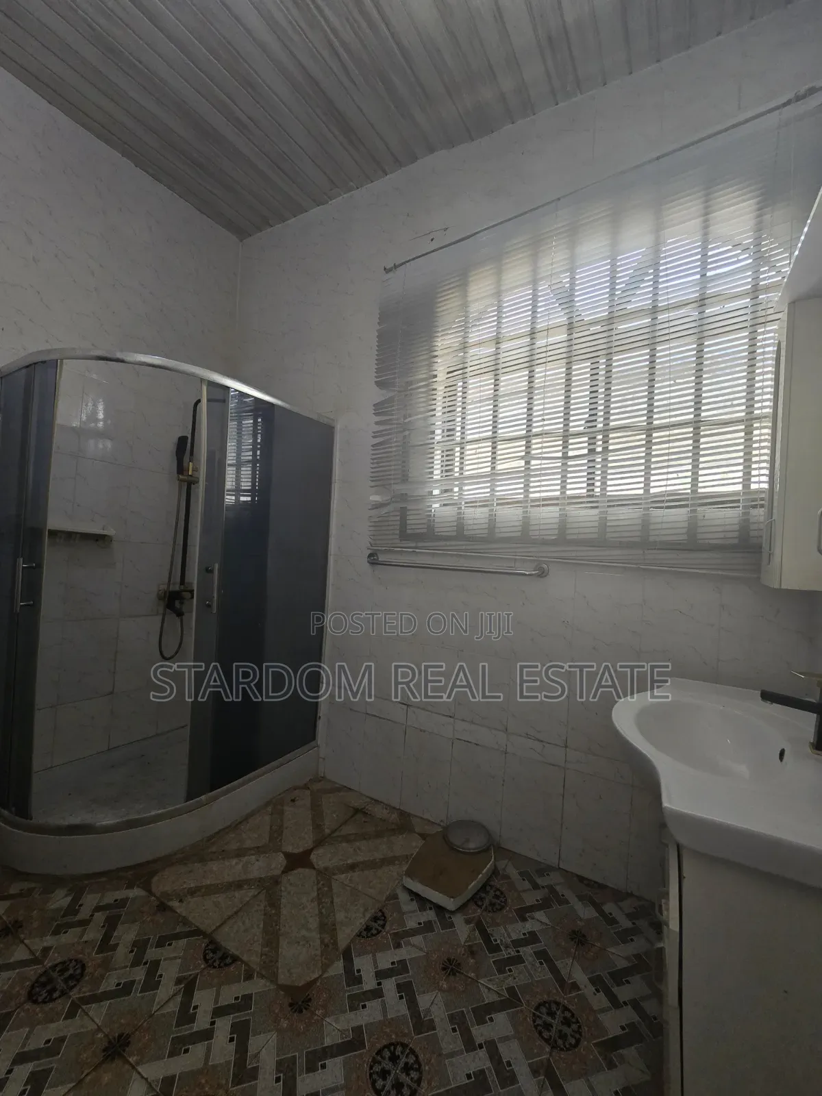 4bdrm House in Baatsona Spintex for sale