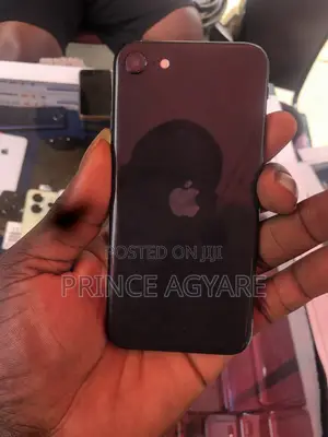 Apple iPhone SE (2022) 64 GB
