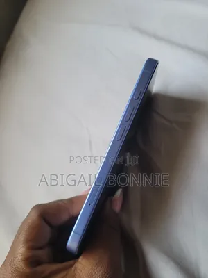 New Apple iPhone 16 256 GB Blue