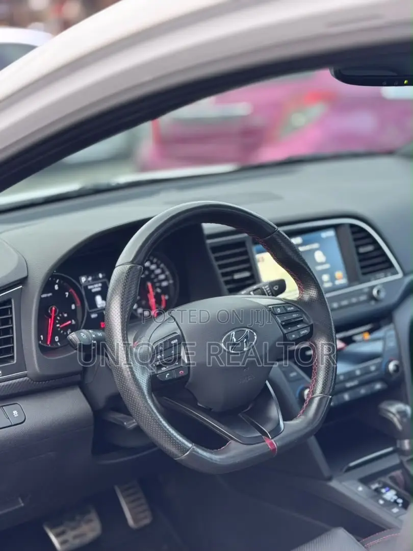 Hyundai Elantra 2018 White