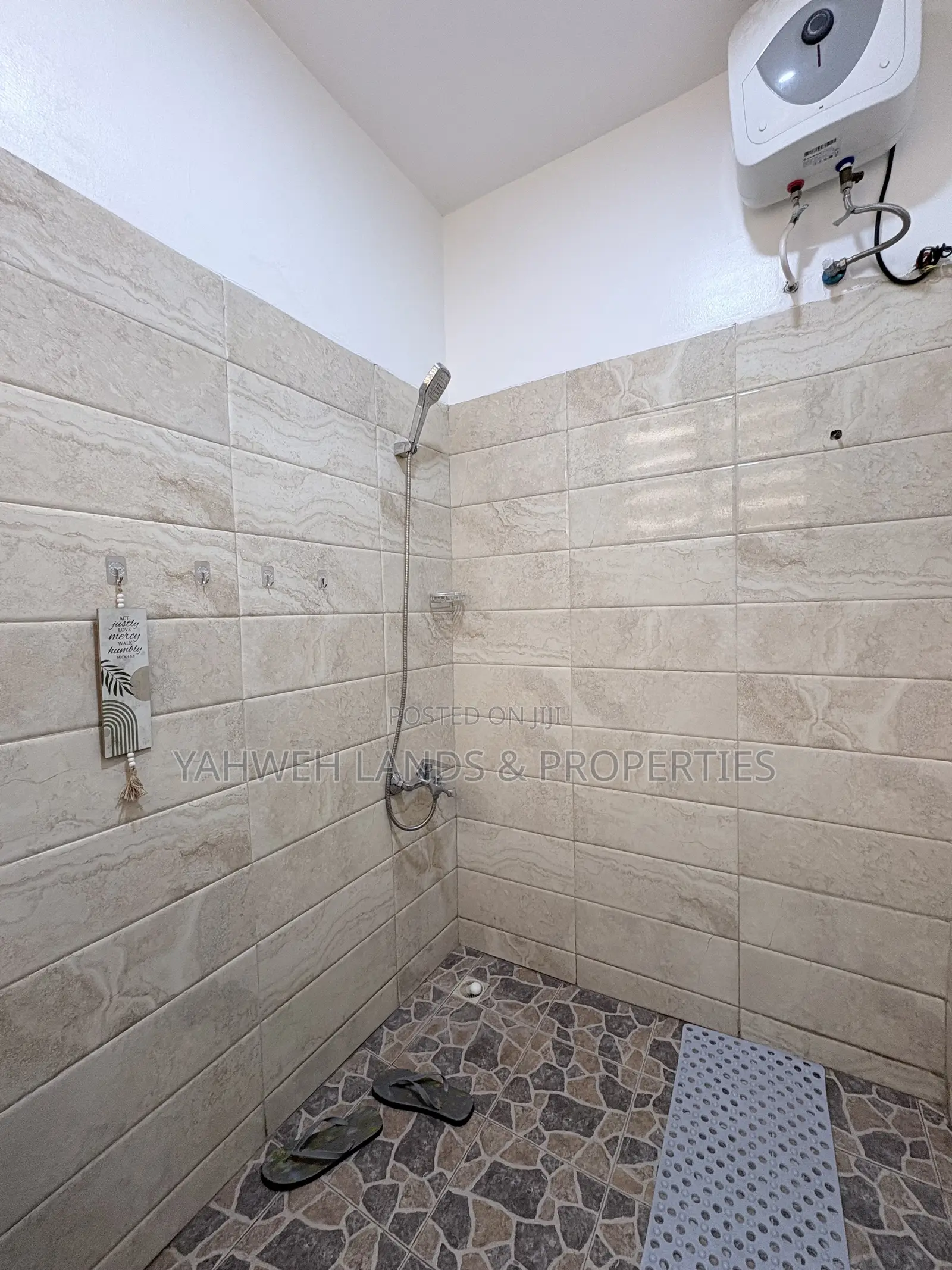 Furnished 1bdrm Apartment in West Land for rent