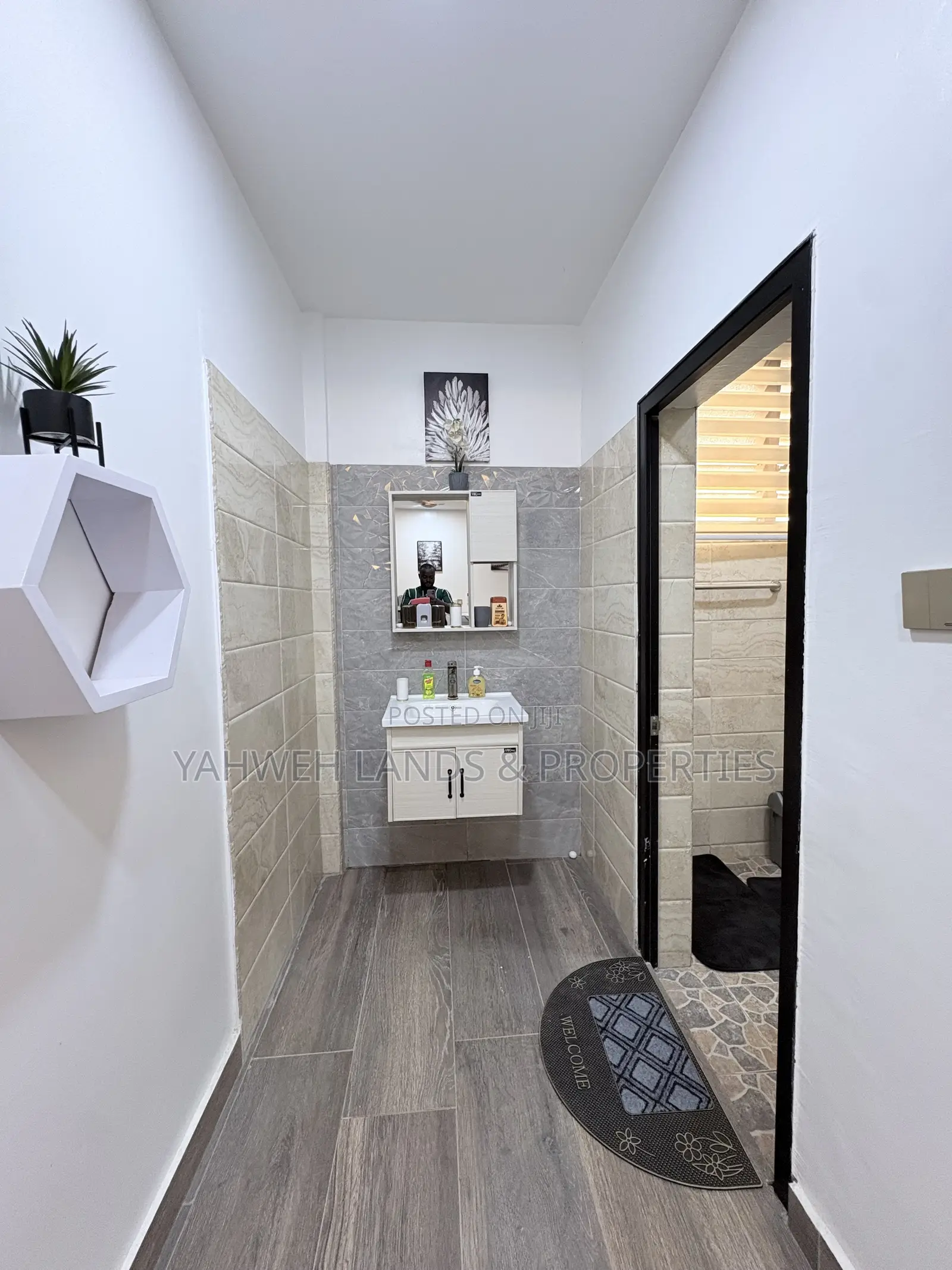 Furnished 1bdrm Apartment in West Land for rent