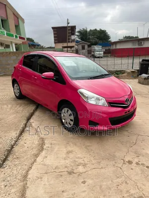 Toyota Vitz 1.3 FWD 5dr 2012 Pink