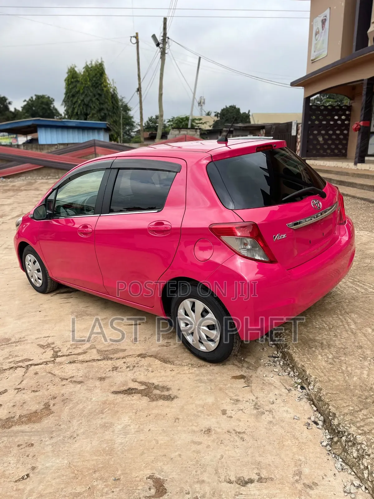 Toyota Vitz 1.3 FWD 5dr 2012 Pink