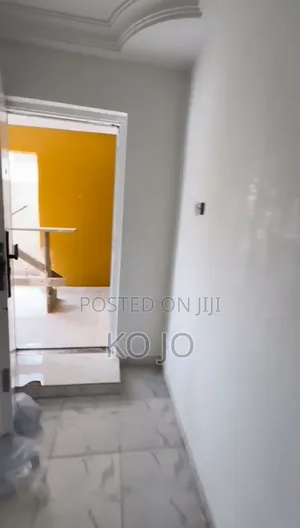 1bdrm House in Lake Side Estate for rent