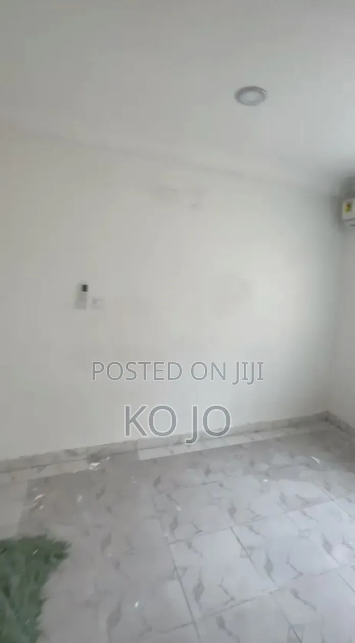 1bdrm House in Lake Side Estate for rent