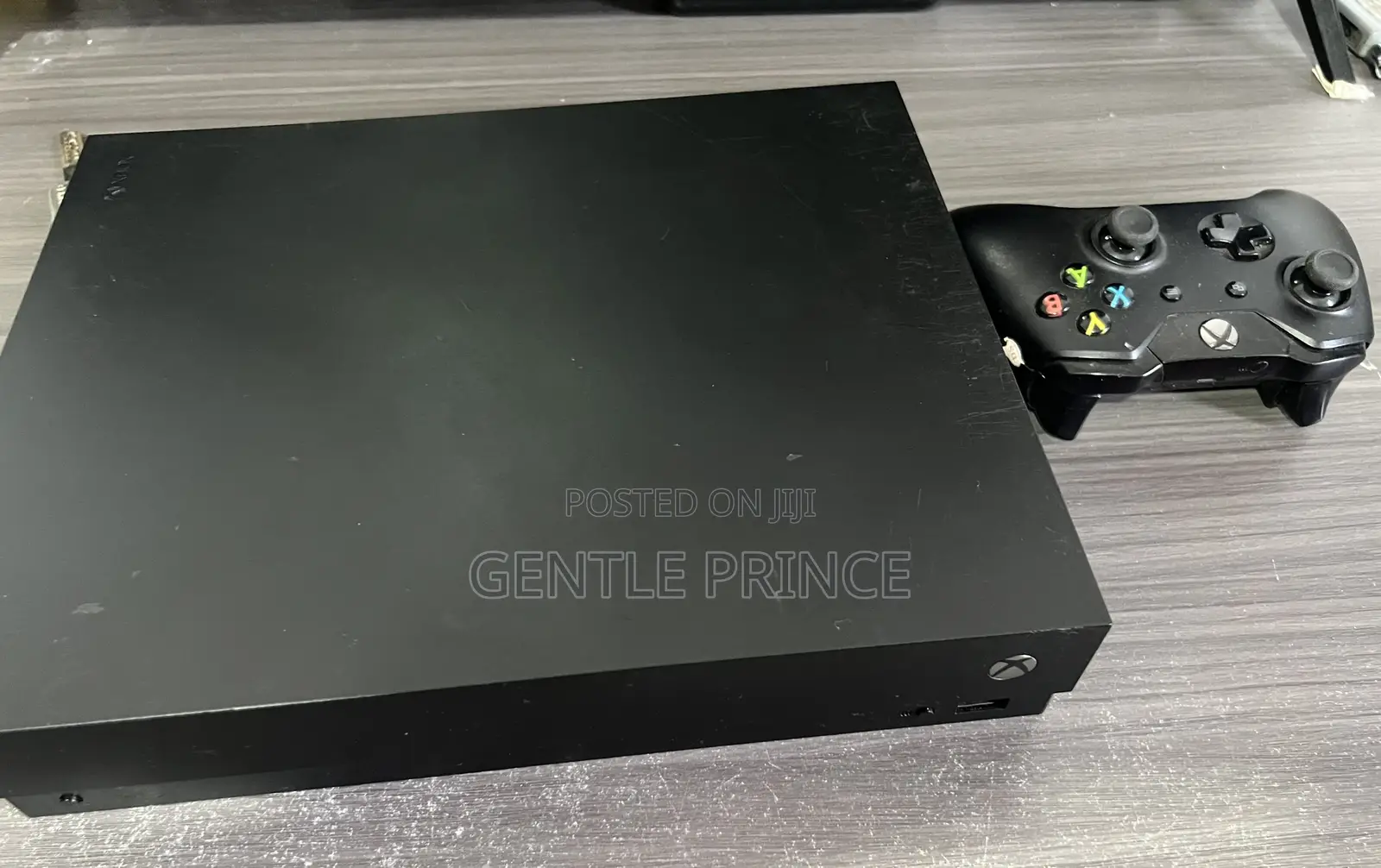 Microsoft Xbox One X 1TB