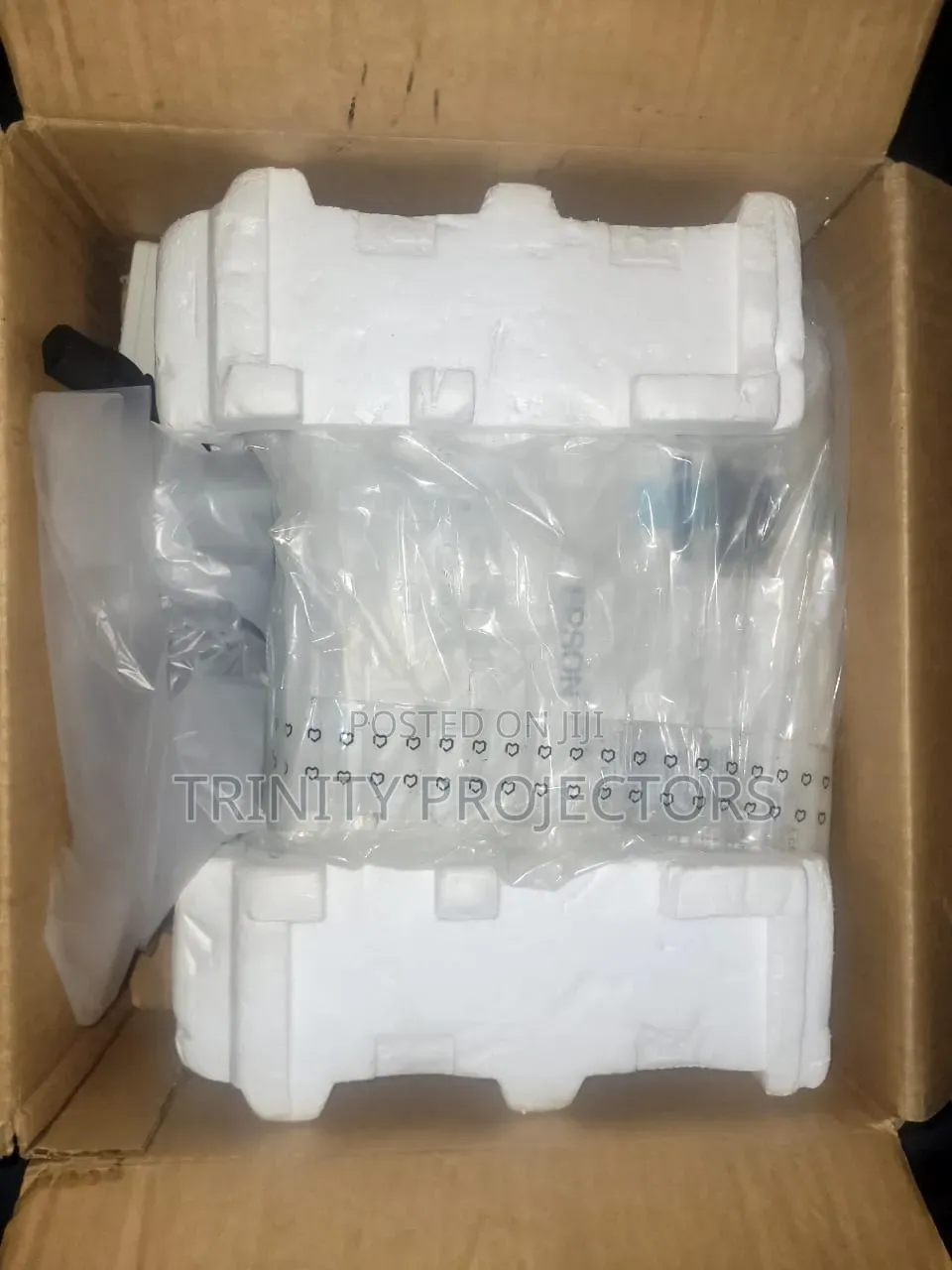 Epson EB-X05